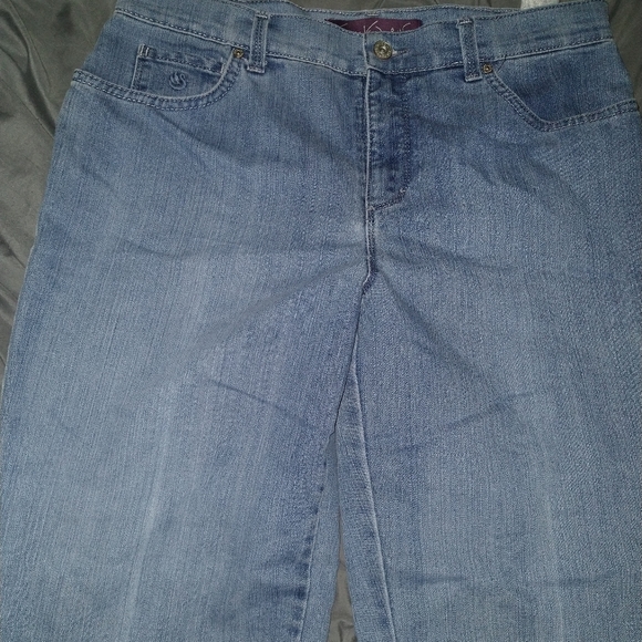 Gloria Vanderbilt Straight Leg Jeans Sz. 10 EUC - Picture 4 of 5